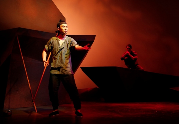 Photo Flash: First Look at Signature Theatre's THE DANCE AND THE RAILROAD Image