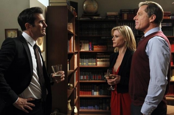 Photo Flash: MODERN FAMILY's 'Bad Hair Day' Image