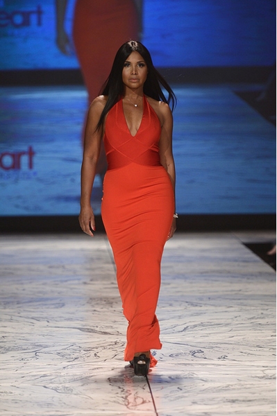 Toni Braxton in Herve L. Leroux (Photo by Getty Images for Heart Truth) Photo