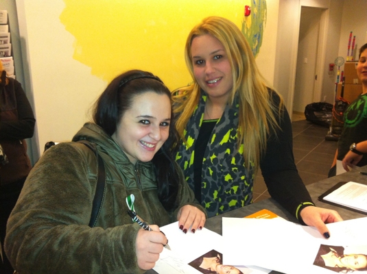Photo Flash: Nikki Blonsky Surprises Special Needs Arts Students at Great Neck Arts Center Image