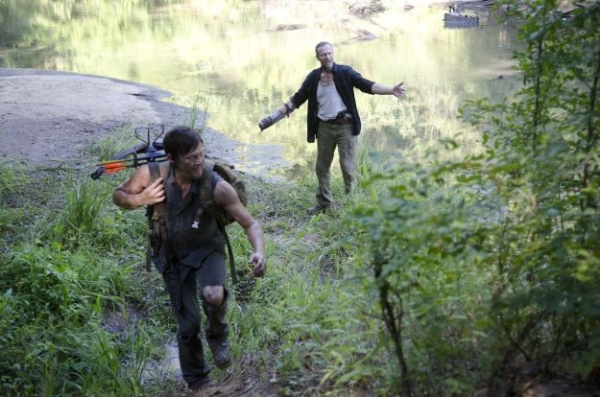Photo Flash: THE WALKING DEAD's 'Home' Image