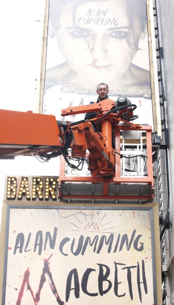 Photo Coverage:  Alan Cumming Helps Install MACBETH Marquee Image