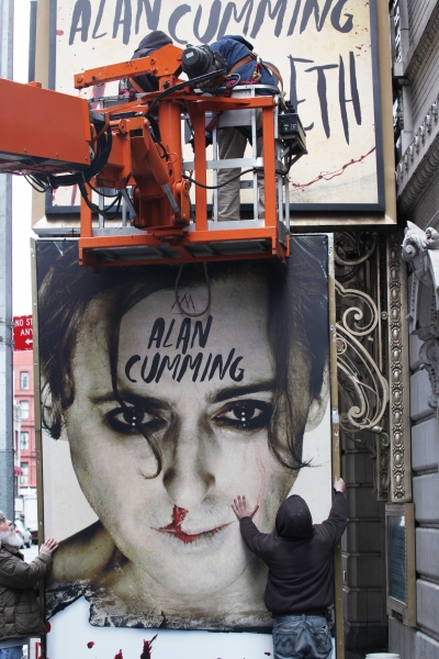 Photo Coverage:  Alan Cumming Helps Install MACBETH Marquee Image
