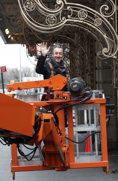 Photo Coverage:  Alan Cumming Helps Install MACBETH Marquee Image