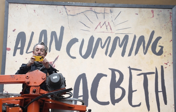 Photo Coverage:  Alan Cumming Helps Install MACBETH Marquee Image