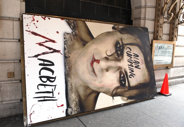 Photo Coverage:  Alan Cumming Helps Install MACBETH Marquee Image