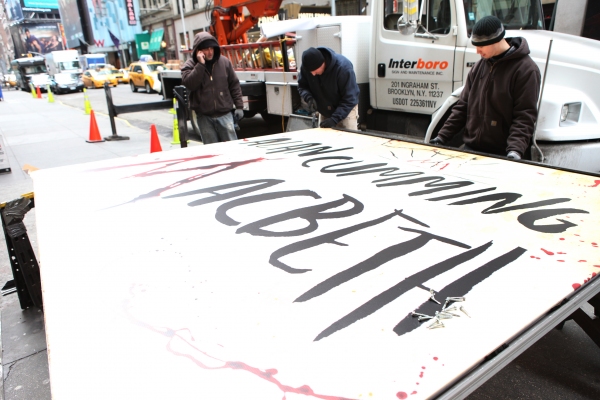 Photo Coverage:  Alan Cumming Helps Install MACBETH Marquee Image