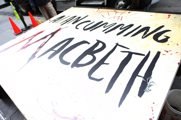 Photo Coverage:  Alan Cumming Helps Install MACBETH Marquee Image