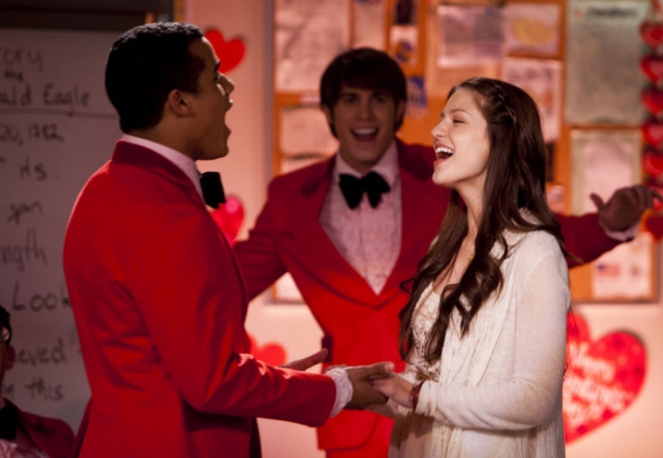 Photo Flash: First Look at GLEE's 'I Do' Episode! Image