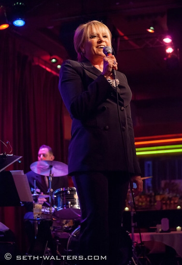 Photo Flash: Liza Minnelli and Barry Manilow Cheer Lorna Luft at Birdland Image
