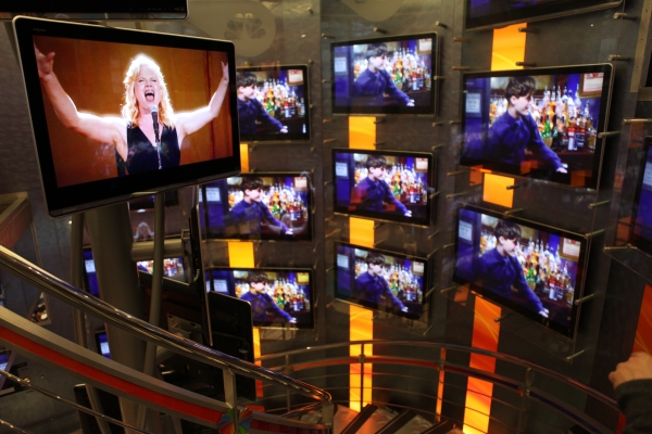 Photo Coverage: Megan Hilty, Marc Shaiman & Scott Wittman Sign 'Bombshell' Albums Image