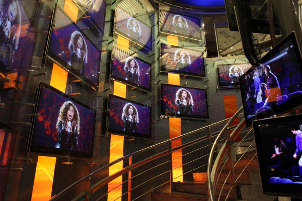 Photo Coverage: Megan Hilty, Marc Shaiman & Scott Wittman Sign 'Bombshell' Albums Image