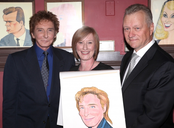 Barry Manilow celebrates Valentines Day with a beloved Broadway tradition.  SardiÃ�' Photo
