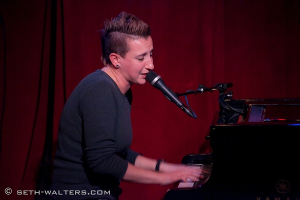 Photo Flash: CHICAGO's Carol Woods and More Perform at Birdland Image