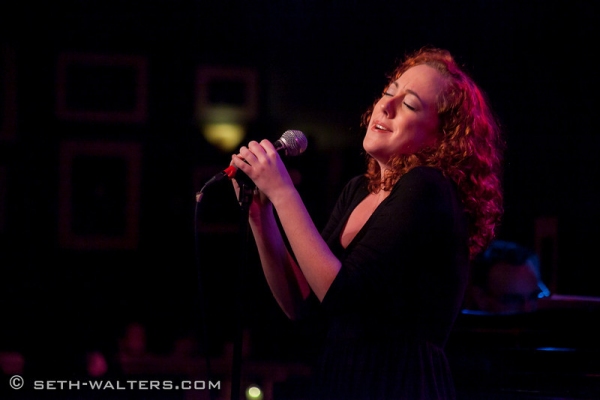 Photo Flash: CHICAGO's Carol Woods and More Perform at Birdland Image