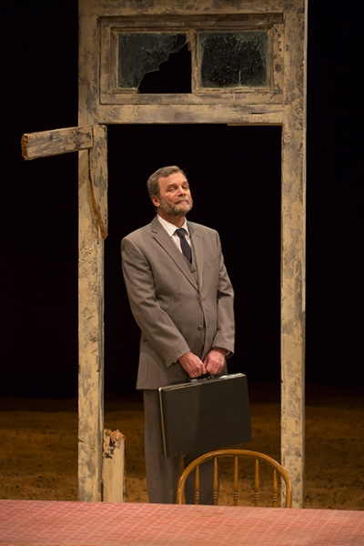 Photo Flash: First Look at Judith Ivey and More in Long Wharf Theatre's CURSE OF THE STARVING CLASS Image