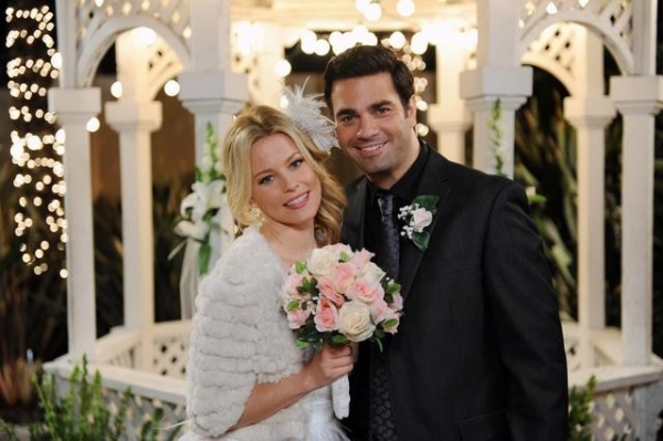 Photo Flash: MODERN FAMILY's 'Best Men' Image