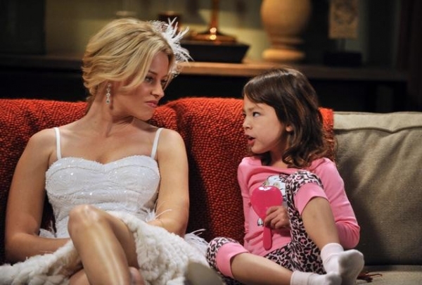 Photo Flash: MODERN FAMILY's 'Best Men' Image