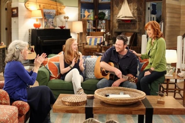 Photo Flash: First Look at Blake Shelton on MALIBU COUNTRY Image