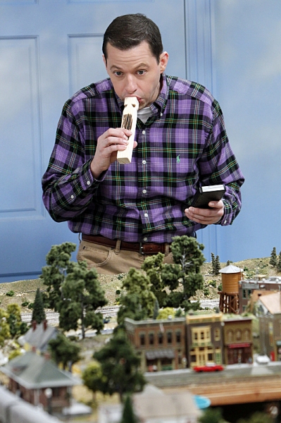 Photo Flash: TWO AND A HALF MEN's 'The 9:04 from Pemberton,' Airing 3/7 Image