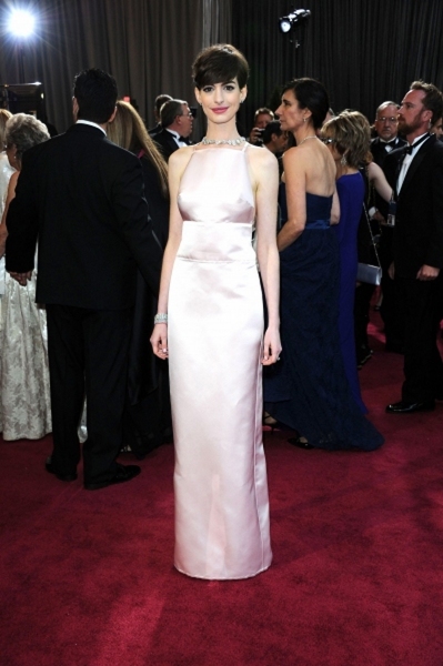 Anne Hathaway (Wearing Prada) Photo