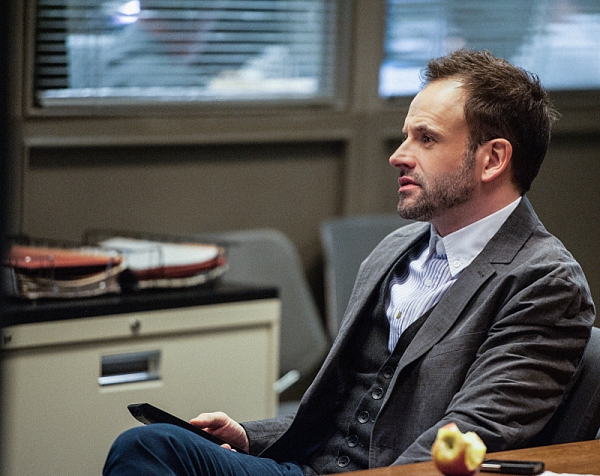 Photo Flash: First Look - ELEMENTARY's 'Deja Vu All Over Again,' Airing 3/14 Image