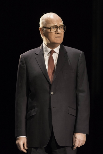 Photo Flash: Back as The Queen! First Look at Helen Mirren, Michael Elwyn and More in THE AUDIENCE Image