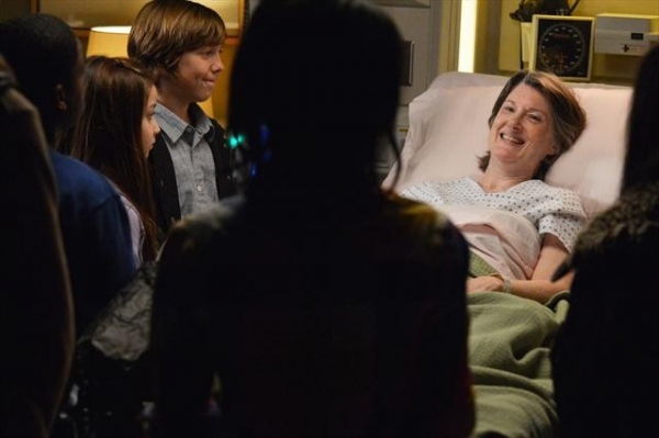 Photo Flash: First Look - GREY'S ANATOMY's 'Idle Hands,' Airing 3/21 