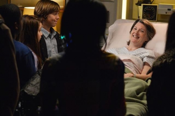 Photo Flash: First Look - GREY'S ANATOMY's 'Idle Hands,' Airing 3/21 Image