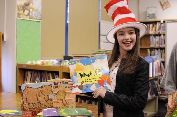 Photo Flash: Voice of DORA THE EXPLORER Fatima Ptacek Reads for SAG's BookPALS Program Image