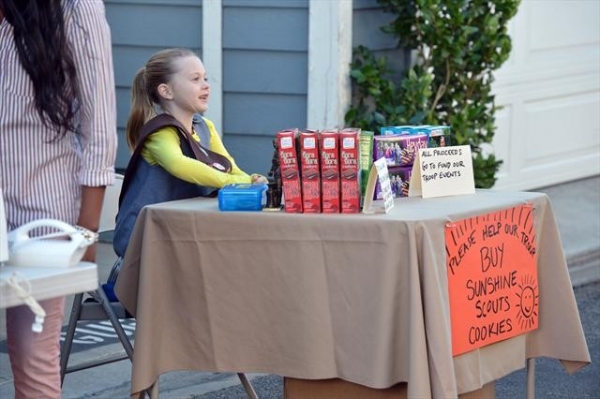 Photo Flash: Bethenny Frankel Guest Stars on THE NEIGHBORS, Airing 3/20 Image