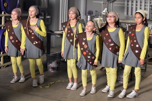Photo Flash: Bethenny Frankel Guest Stars on THE NEIGHBORS, Airing 3/20 Image