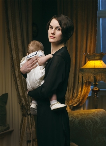 Photo Flash: First Look at Lady Mary in DOWNTON ABBEY Season 4 