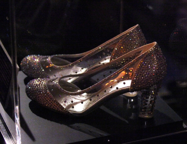 Photo Coverage: Onstage for CINDERELLA's Opening Night Curtain Call! Image