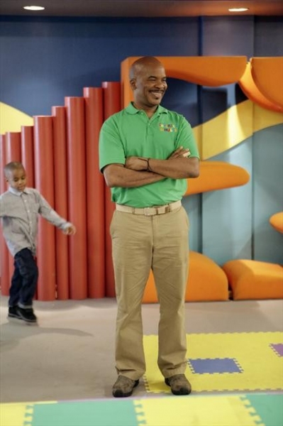 Photo Flash: HAPPY ENDINGS' 'In the Heat of the Noche,' Airing 3/29 Image