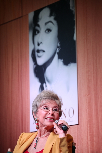 Photo Coverage: Rita Moreno Signs Memoir at Barnes & Noble Image