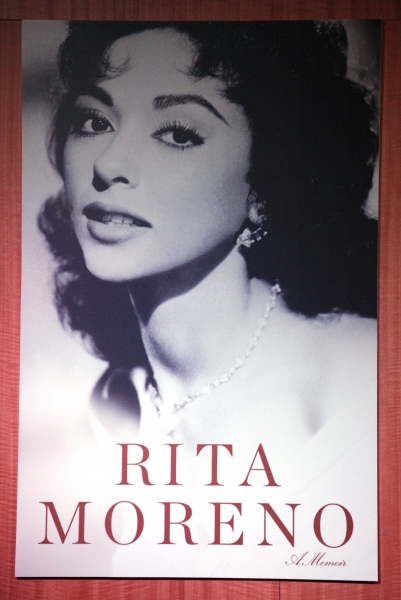 Photo Coverage: Rita Moreno Signs Memoir at Barnes & Noble Image