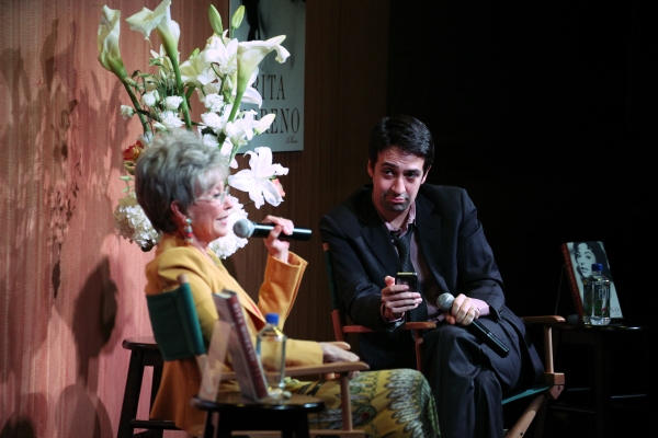 Photo Coverage: Rita Moreno Signs Memoir at Barnes & Noble Image