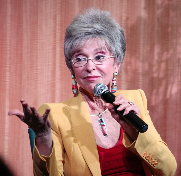 Photo Coverage: Rita Moreno Signs Memoir at Barnes & Noble Image