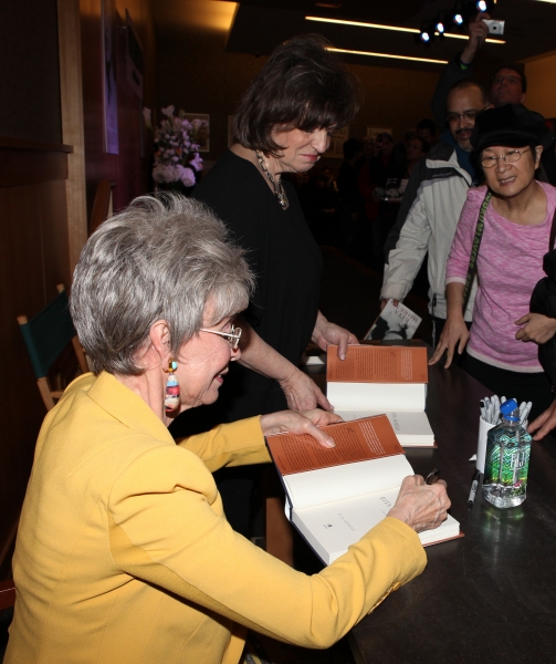 Photo Coverage: Rita Moreno Signs Memoir at Barnes & Noble Image