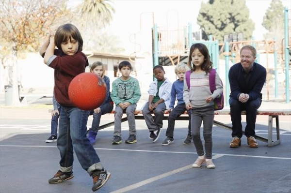 Photo Flash: First Look - MODERN FAMILY's 'The Wow Factor,' Airing 3/27 Image