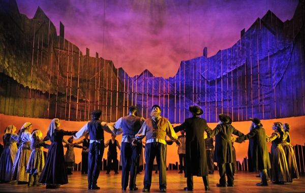 Photo Flash: First Look at FIDDLER ON THE ROOF at Aurora's Paramount Theatre Image