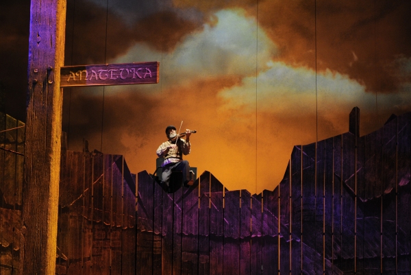 Photo Flash: First Look at FIDDLER ON THE ROOF at Aurora's Paramount Theatre Image