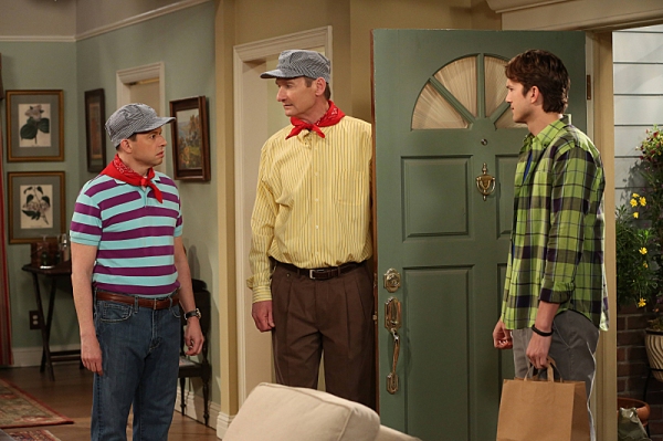 Photo Flash: First Look - Next Week's TWO AND A HALF MEN Image
