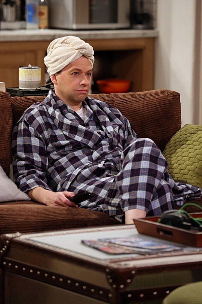Photo Flash: First Look - Next Week's TWO AND A HALF MEN Image