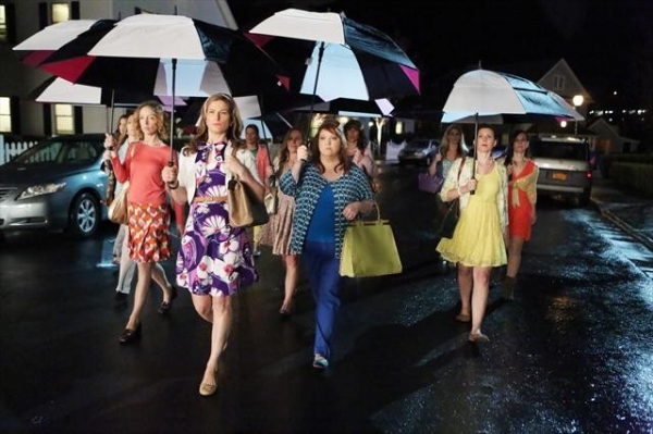 Photo Flash: First Look - SUBURGATORY's 'Brown Trembler,' Airing 3/27 Image