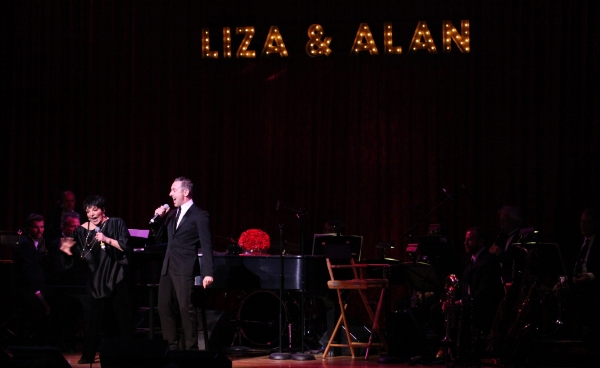 Liza Minnelli and Alan Cumming Photo