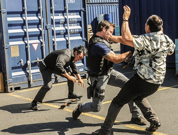 Photo Flash: First Look - HAWAII FIVE-0's 'Hoa Pili (Close Friend),' Airing 3/25 Image