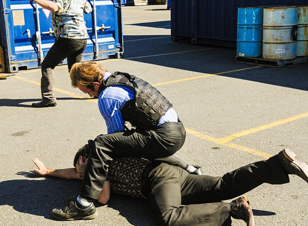 Photo Flash: First Look - HAWAII FIVE-0's 'Hoa Pili (Close Friend),' Airing 3/25 Image