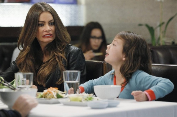 Photo Flash: MODERN FAMILY's 'The Future Dunphys', Airing 4/3 Image